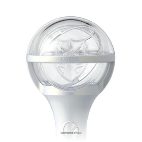 KATSEYE Official Lightstick on the Wildworld Tour: How the Eyelighter Became Essential Merch for the Four-Member Era