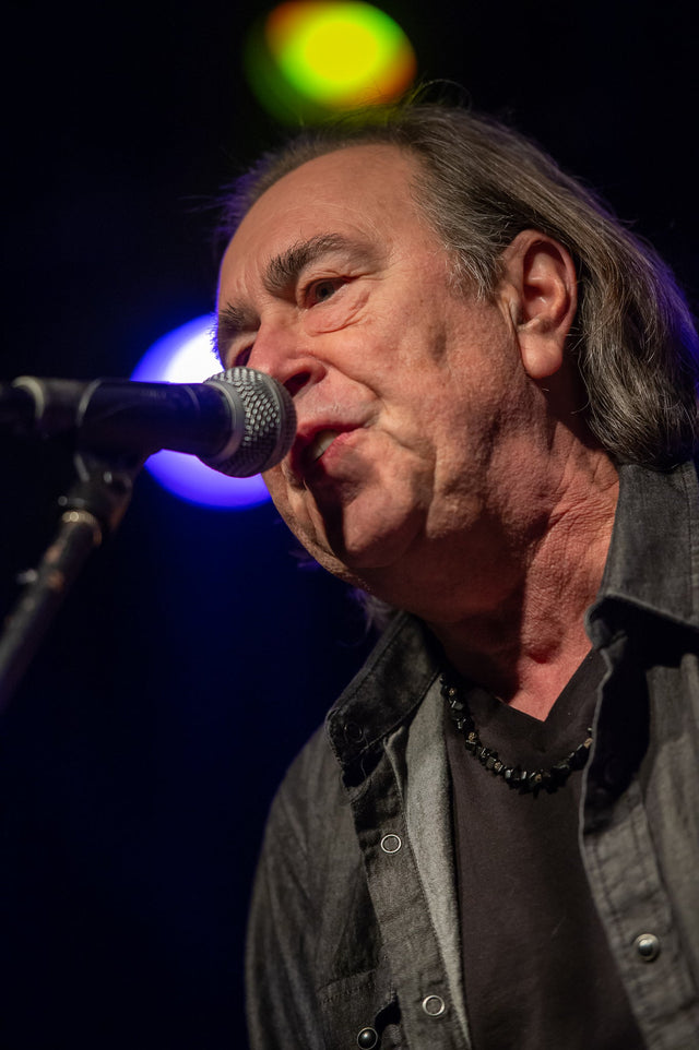 David Surkamp and Pavlov’s Dog performing live in 2019; photo by Stefan Brending (2eight), CC BY-SA 3.0 DE