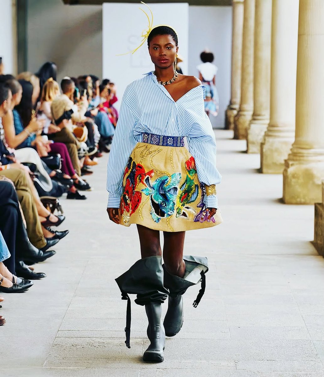 This Tap-to-Give T-Shirt Turns Fashion Into Real Action Against Breast Cancer
