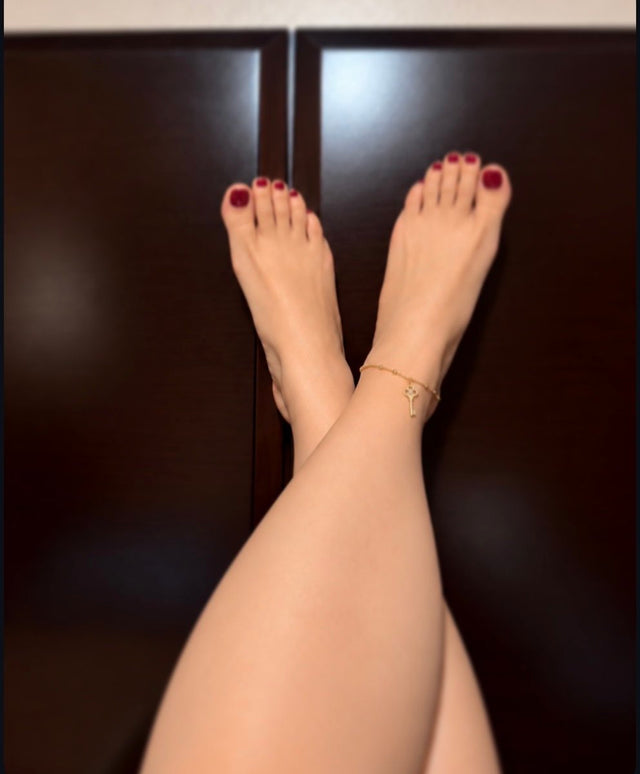French Dommes Are Running a Parallel Day 3 Locktober Track — and It Is Not Quiet
