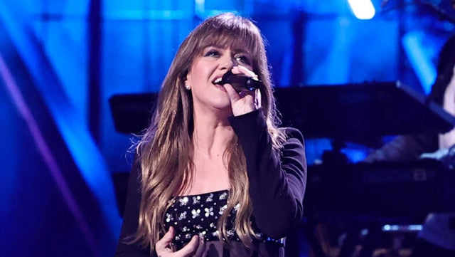 Kelly Clarkson CCTV controversy: silent Art of Play security footage and hand gestures