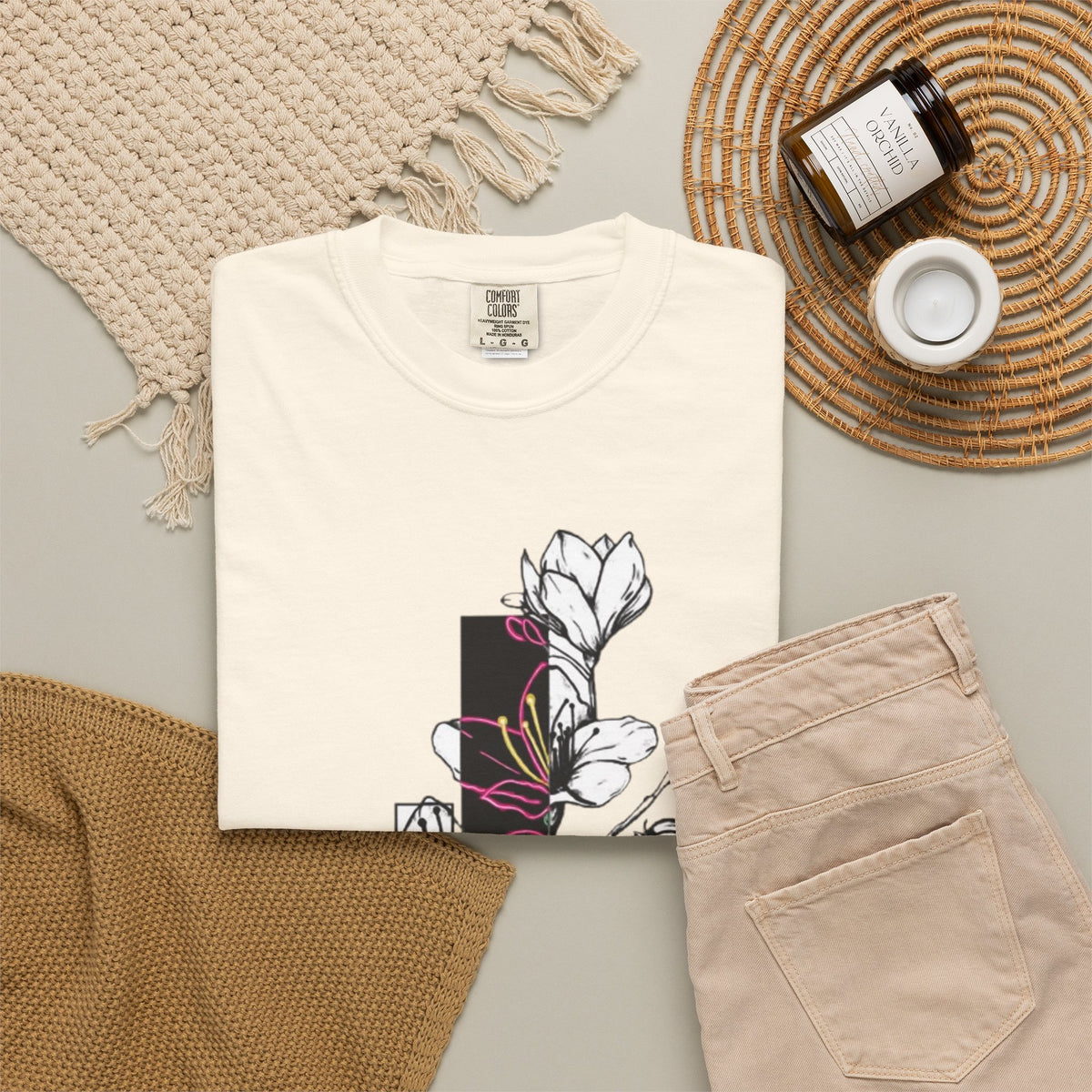 Floral Minimalist T-Shirt — Black Bar Magnolia Graphic