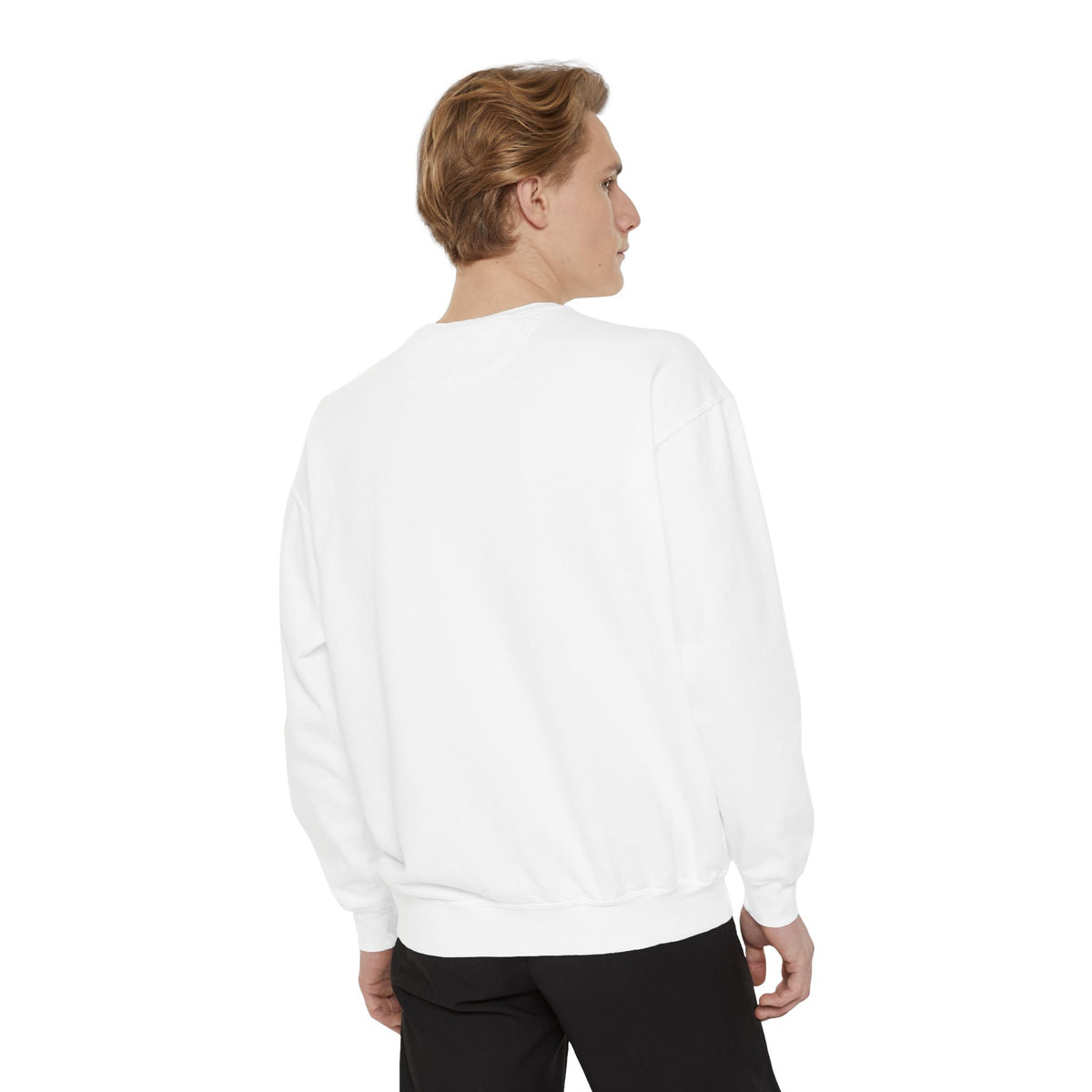 Minimal Sailboat Crewneck Sweatshirt — 'Sail the Sea' Graphic